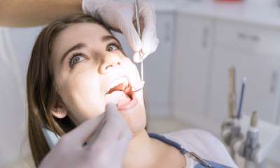 Zubni plak i zubni kamenac - koja je razlika i kako ih spriječiti